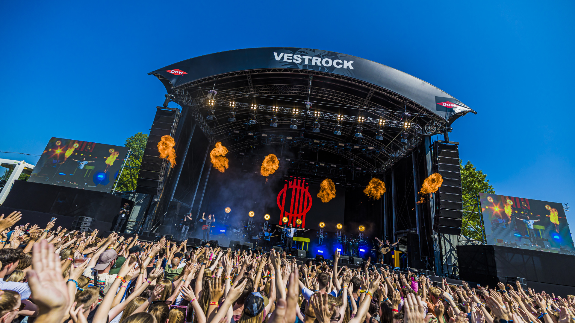 1. VESTROCK Snelle Main .jpg